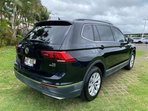 Used 2018 Volkswagen Tiguan SE w/ Panoramic Sunroof Package AWD/4WD image 7
