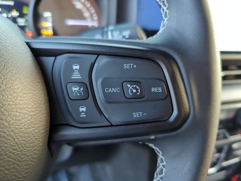 Used 2025 Jeep Wrangler Unlimited Sport S 4xe w/ Convenience Group AWD/4WD image 13