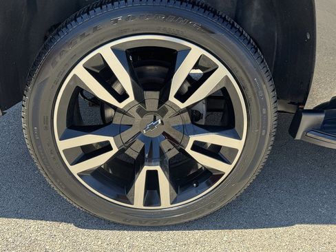 Used 2018 Chevrolet Tahoe Premier w/ RST 6.2L Performance Edition AWD/4WD image 13
