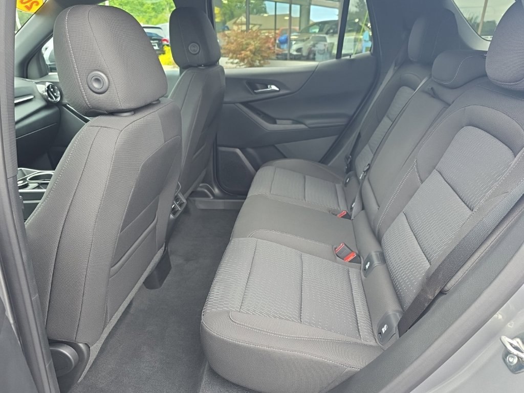 Used 2026 Chevrolet Equinox LT AWD/4WD image 26