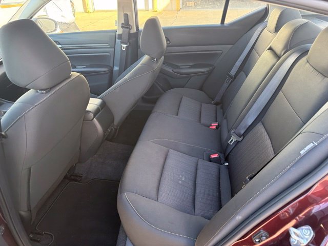 Used 2025 Nissan Altima 2.5 SV FWD image 14