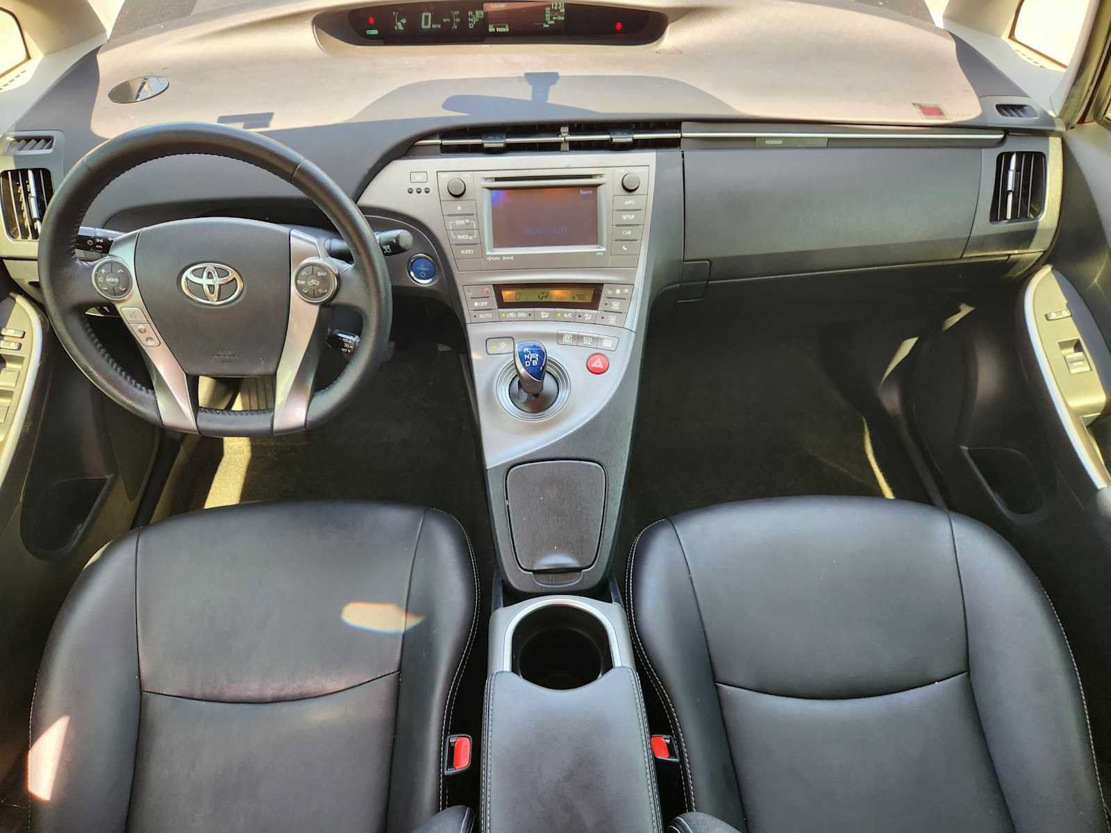 Used 2015 Toyota Prius Persona Series FWD image 24