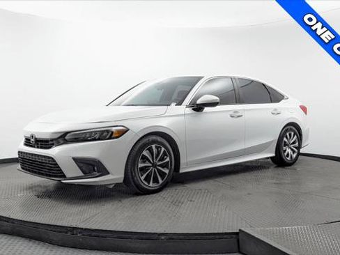 Used 2023 Honda Civic LX image 2