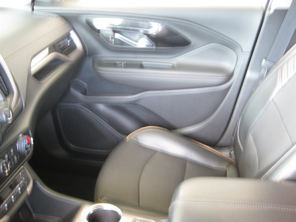 Used 2022 GMC Terrain AT4 AWD/4WD image 23