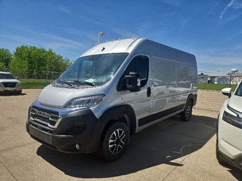 Used 2025 RAM ProMaster 2500 w/ Quick Order Package 22G SLT FWD image 4