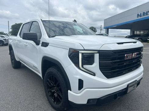 Used 2023 GMC Sierra 1500 Elevation w/ X31 Off-Road Package AWD/4WD image 6