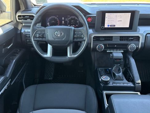 Used 2024 Toyota Tacoma TRD Off-Road image 10
