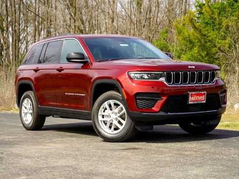 New 2026 Jeep Grand Cherokee Laredo RWD image 2