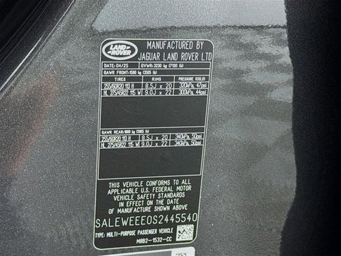 Used 2025 Land Rover Defender 110 V8 image 34