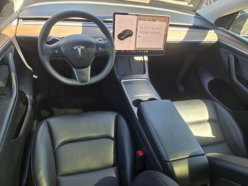 Used 2024 Tesla Model Y Long Range AWD/4WD image 10