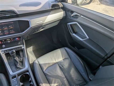 Used 2020 Audi Q3 2.0T Premium Plus w/ Premium Plus Package image 18