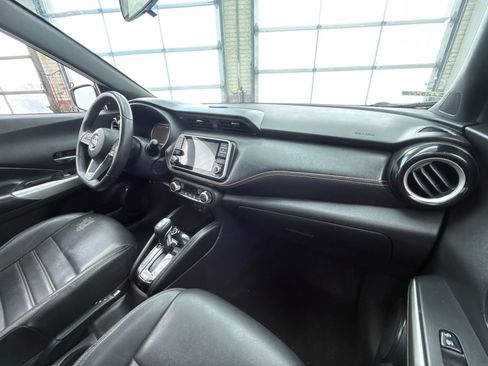 Used 2019 Nissan Kicks SR w/ SR Premium Package image 16