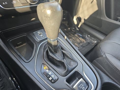Used 2021 Jeep Cherokee Latitude Lux FWD image 20
