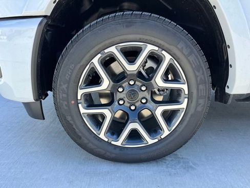 New 2026 RAM 1500 Laramie AWD/4WD image 7