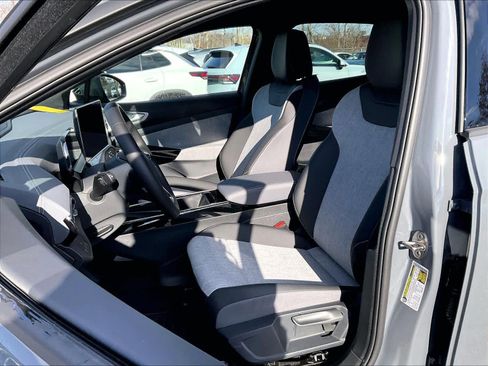 New 2025 Volkswagen ID.4 Pro image 11
