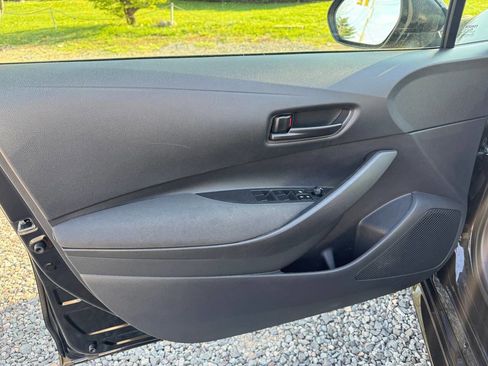 Used 2025 Toyota Corolla LE FWD image 23