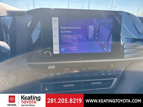 Used 2025 Toyota Camry SE image 16