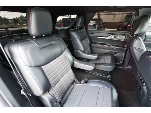 Certified 2025 Ford Explorer ST-Line w/ Premium Package RWD image 14