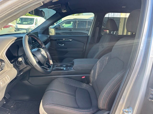 Used 2025 Honda Pilot Sport image 9