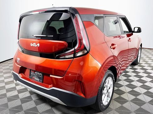 Used 2023 Kia Soul LX w/ LX Technology Package FWD image 7