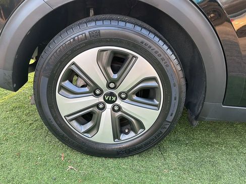 Used 2019 Kia Niro LX image 44