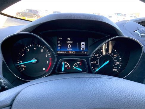 Used 2018 Ford Escape SE image 19