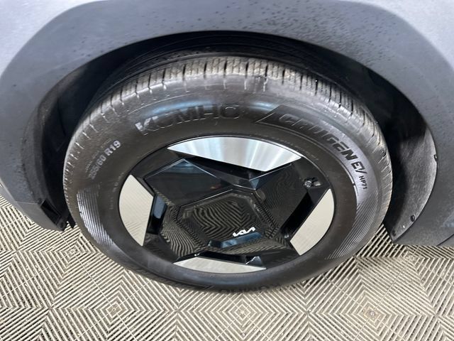 Used 2024 Kia EV9 Wind AWD/4WD image 12