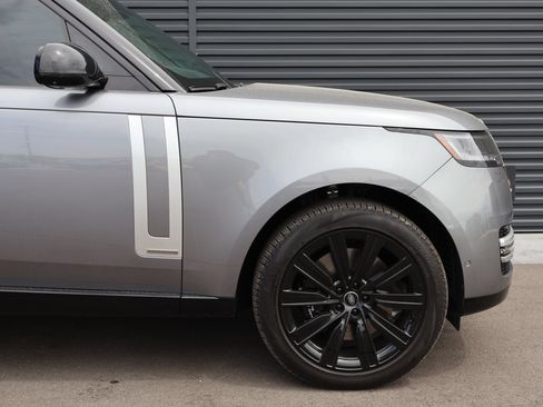 Used 2025 Land Rover Range Rover Autobiography AWD/4WD image 12
