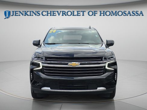 Used 2024 Chevrolet Suburban LT RWD image 12
