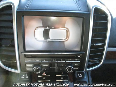 Used 2011 Porsche Cayenne Turbo image 31