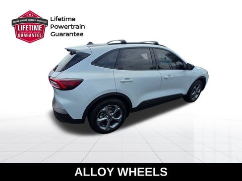 Used 2025 Ford Escape ST-Line w/ Tech Pack #1 FWD image 8