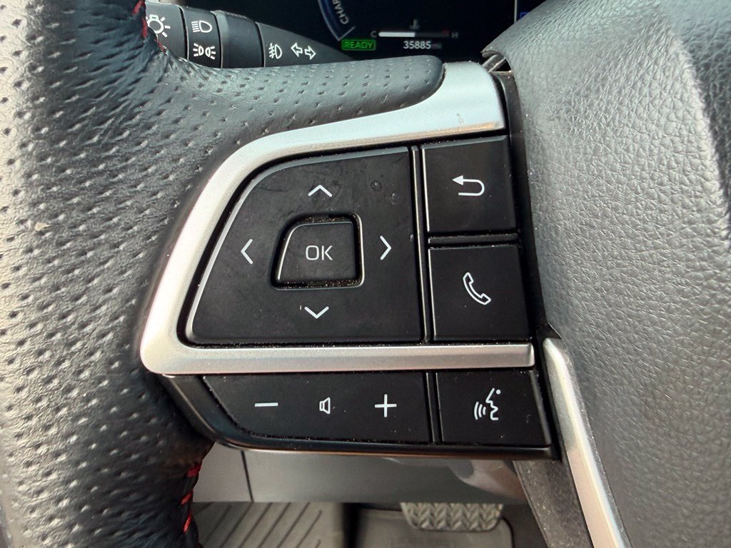 Used 2025 Toyota Sienna XSE w/ XSE Plus Package FWD image 33