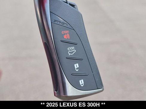 Used 2025 Lexus ES 300h w/ Premium Package FWD image 29
