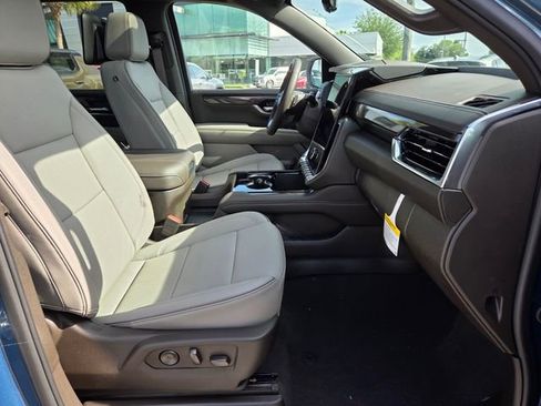 New 2026 GMC Yukon Elevation w/ Elevation Premium Package AWD/4WD image 18