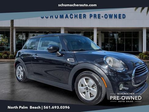 Used 2021 MINI Cooper 2-Door Hardtop FWD image 1