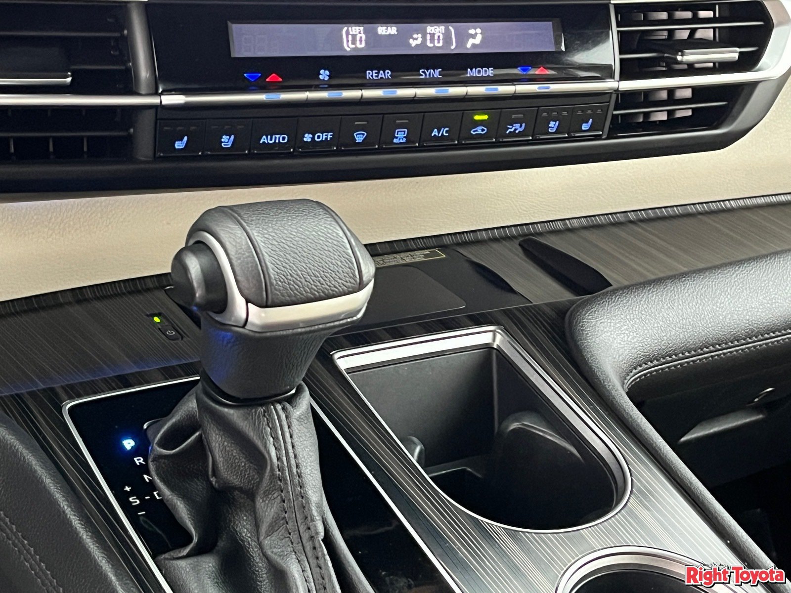 Certified 2023 Toyota Sienna Limited FWD image 29
