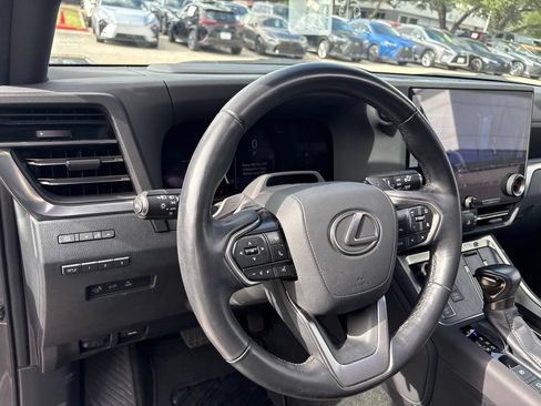 Used 2024 Lexus GX 550 w/ Accessory Package (Z1) AWD/4WD image 13