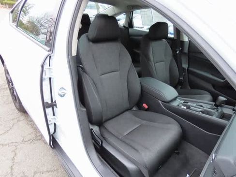 Certified 2025 Honda Accord SE image 15