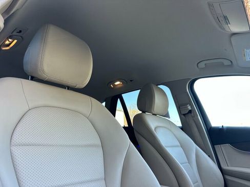 Used 2022 Mercedes-Benz GLC 300 GLC 300 4D Sport Utility w/ Multimedia Package Lite image 20