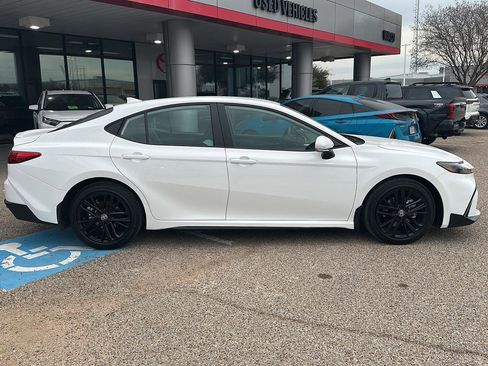 Used 2026 Toyota Camry SE image 2