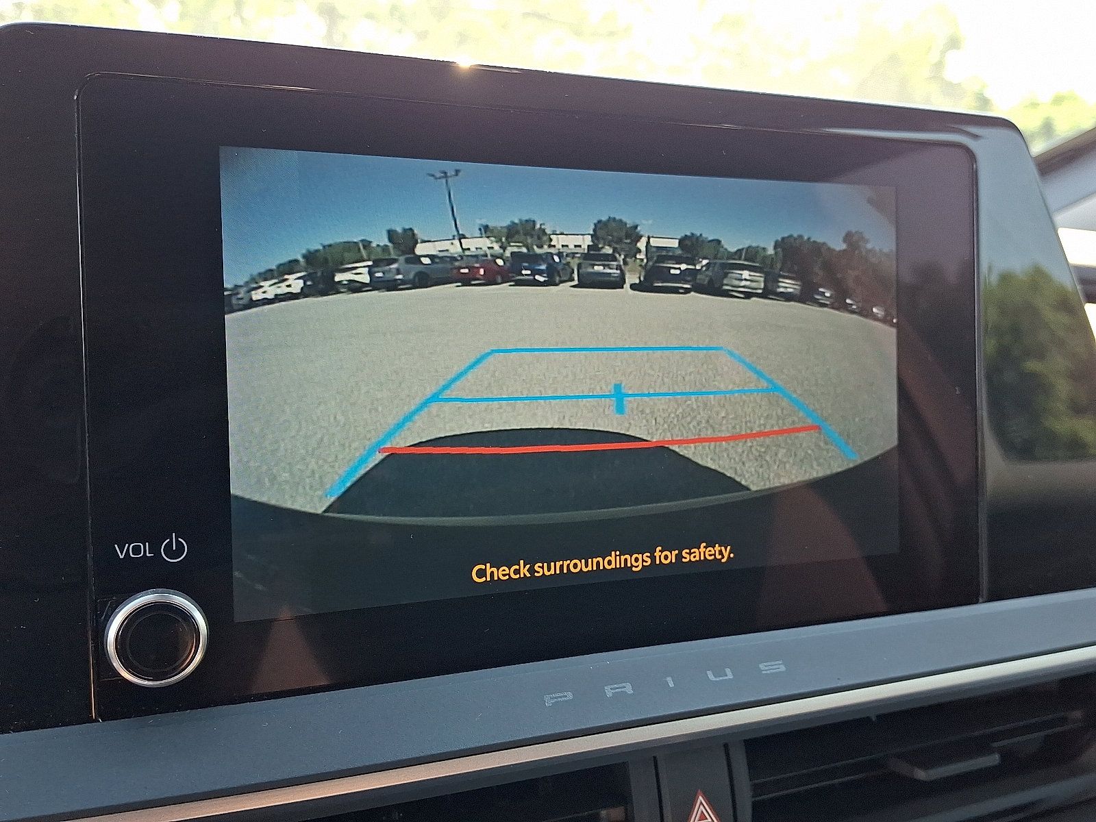 Used 2024 Toyota Prius LE FWD image 17