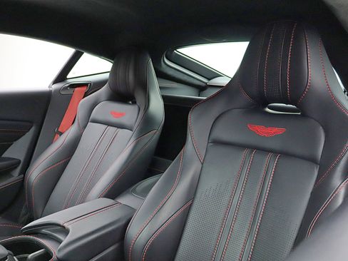 Used 2023 Aston Martin V8 Vantage Coupe RWD image 33
