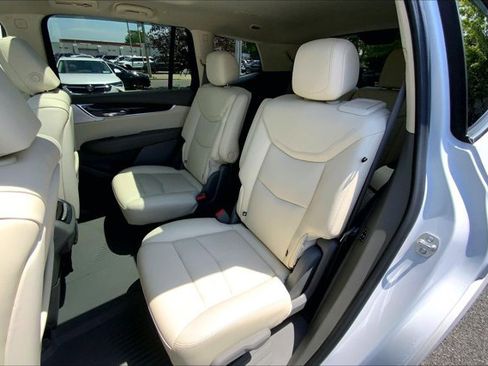 Used 2024 Cadillac XT6 Premium Luxury w/ Technology Package AWD/4WD image 26