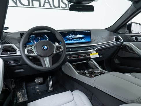 New 2026 BMW X6 xDrive40i w/ Climate Comfort Package image 16