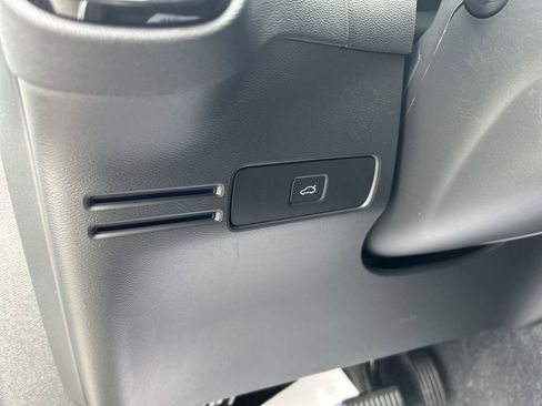 New 2026 Volvo XC40 B5 Ultra w/ Climate Package image 17