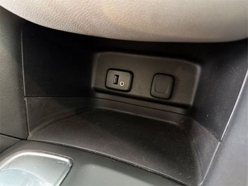 Used 2018 Chevrolet Equinox LS image 25