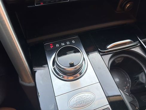 Used 2018 Land Rover Discovery HSE image 23