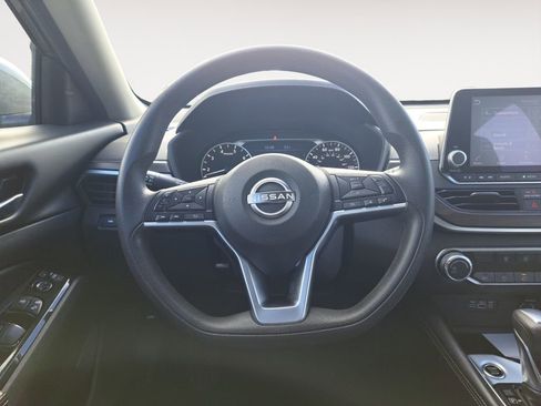 Used 2023 Nissan Altima 2.5 SV image 12