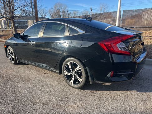 Used 2016 Honda Civic Touring image 5