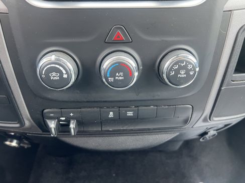 Used 2014 RAM 1500 Express image 21
